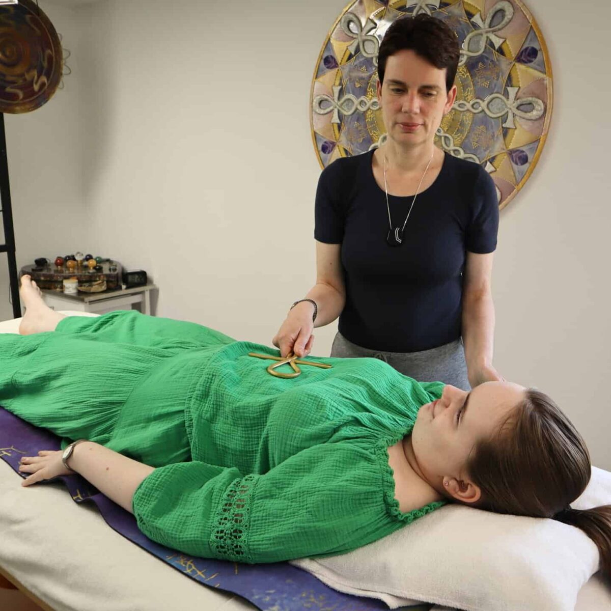 Ankh healing uitgevoerd door Miranda Brookman in haar praktijkruimte Nijverdal