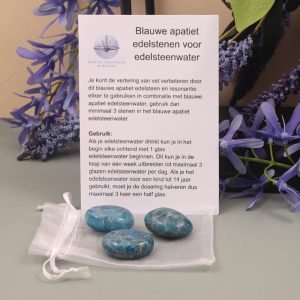 Blauwe apatiet edelsteenwater